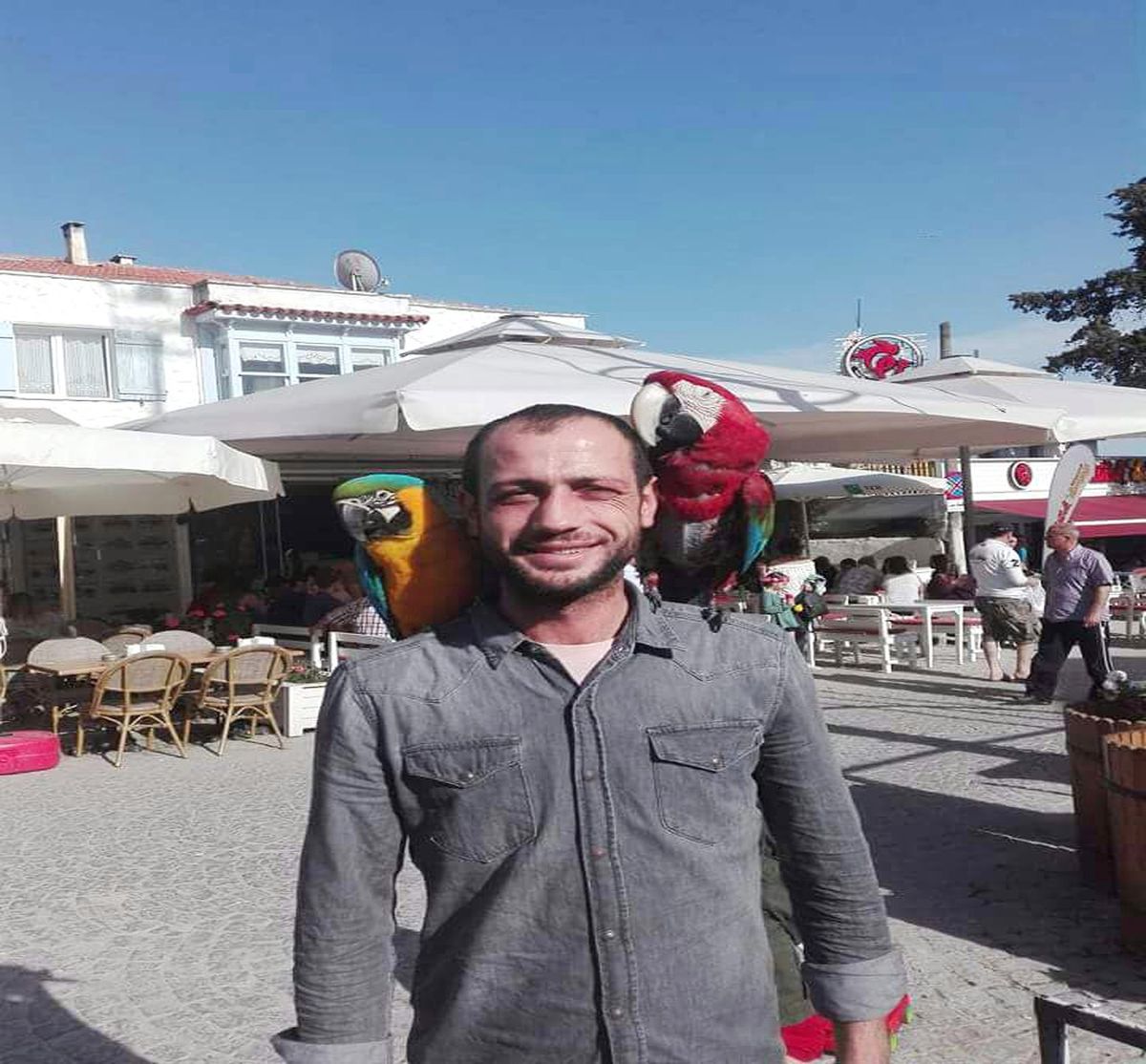 Telefonla Yüksek Sesle Konuştu Diye Öldürdüler
