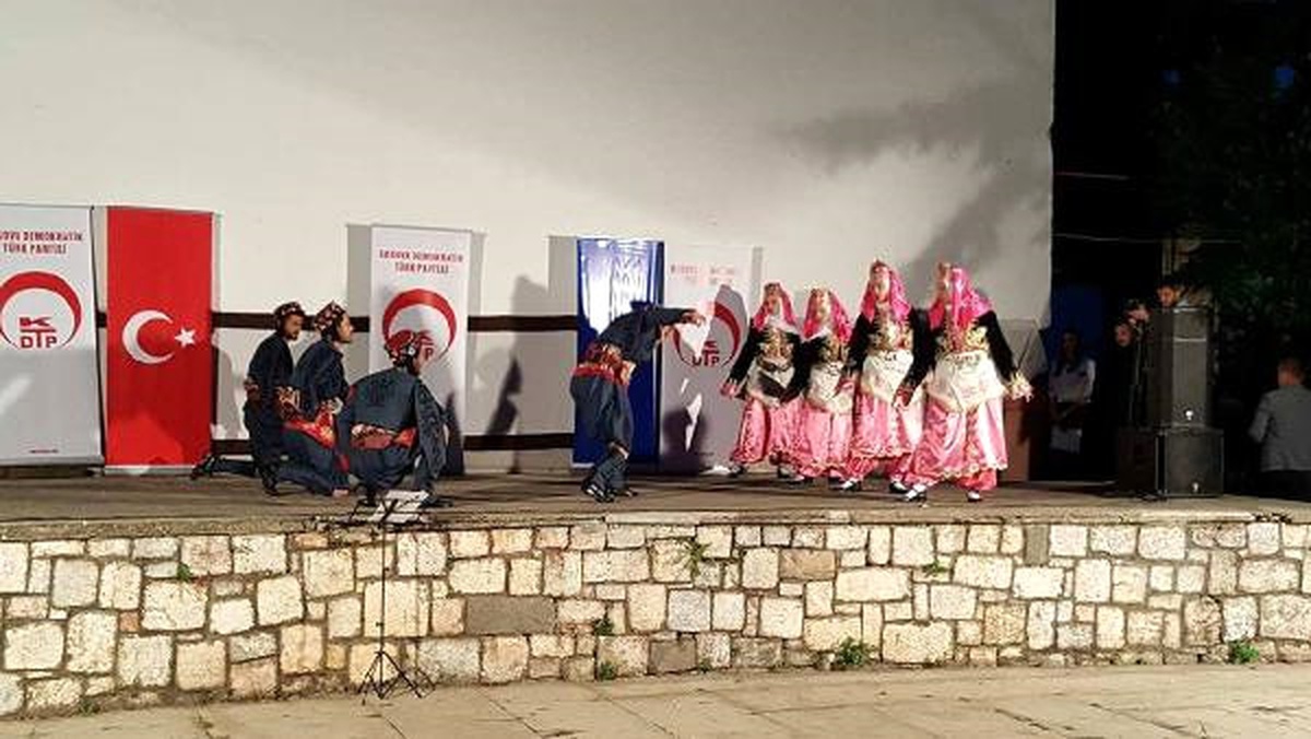 Türkiye\'den Kosovalı Öğrencilere Bisiklet Hediyesi