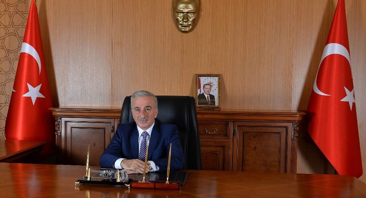 Vali Kamçı\'dan "19 Mayıs Atatürk\'ü Anma Gençlik ve Spor Bayramı" Kutlama Mesajı