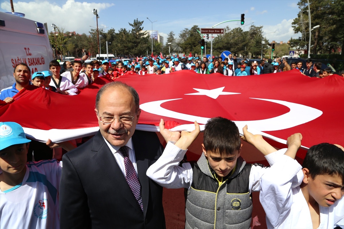 19 Mayıs Atatürk\'ü Anma, Gençlik ve Spor Bayramı