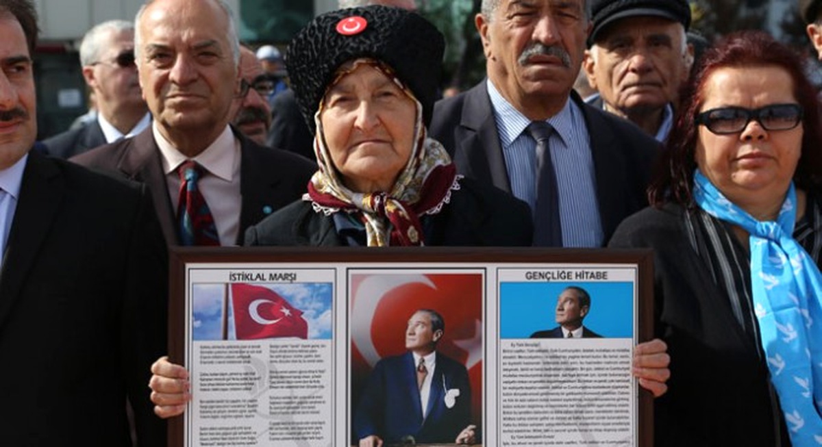 19 Mayıs Taksim\'de Düzenlenen Törenle Kutlandı