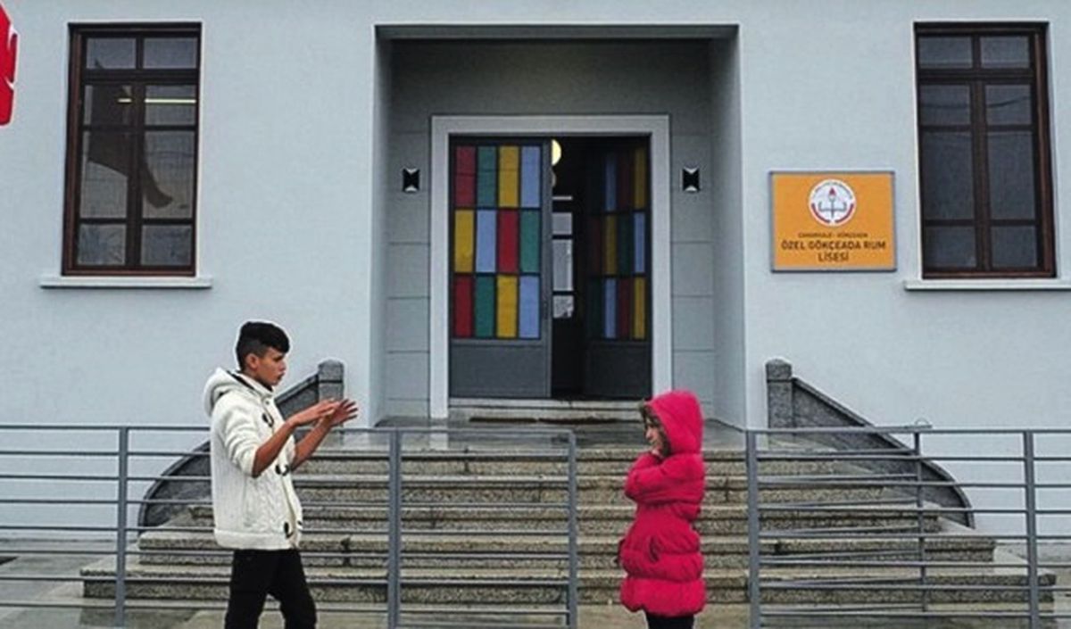 50 Yıl Sonra Okulları Tekrar Açıldı Rumlar, Çocuklarıyla Geri Döndü