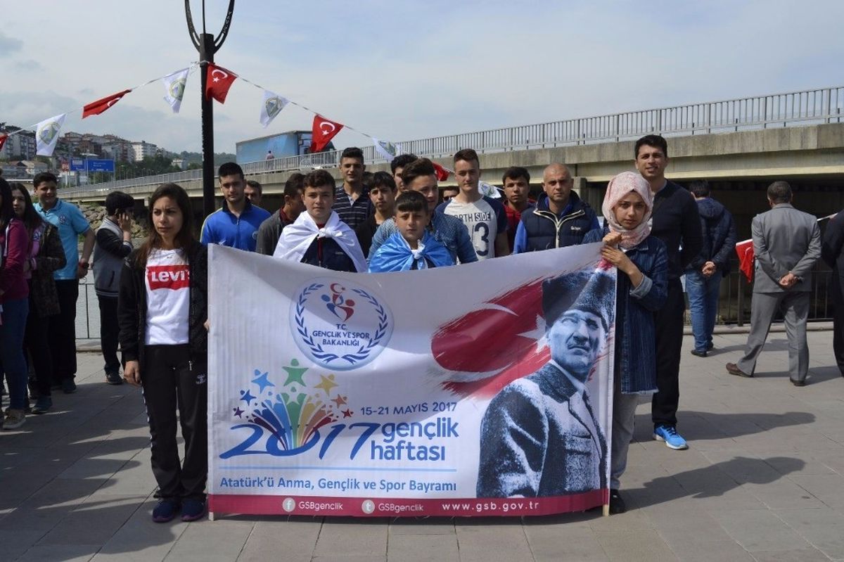 Alaplı\'da 19 Mayıs Törenle Kutlandı