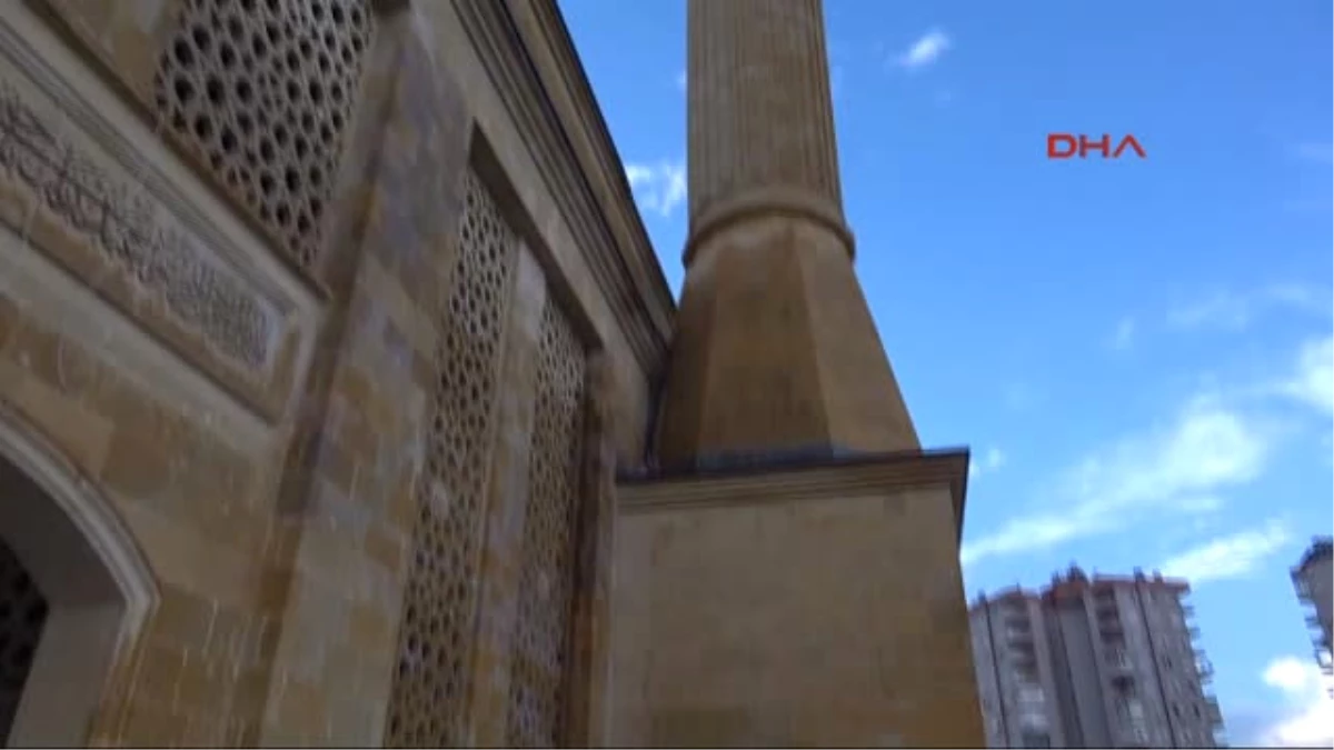 Antalya Hırsız Minarede Mahsur Kaldı