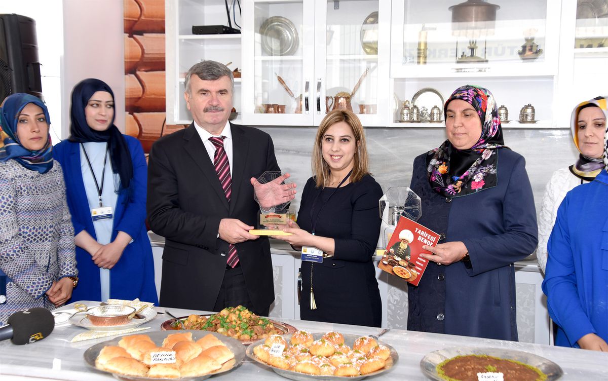 Başkan Akyürek Komek Mutfağı\'na Konuk Oldu
