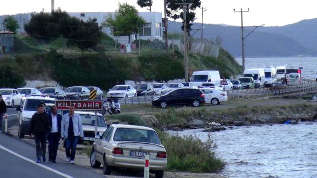 Çanakkale\'de 3 Kilometrelik Araç Kuyruğu