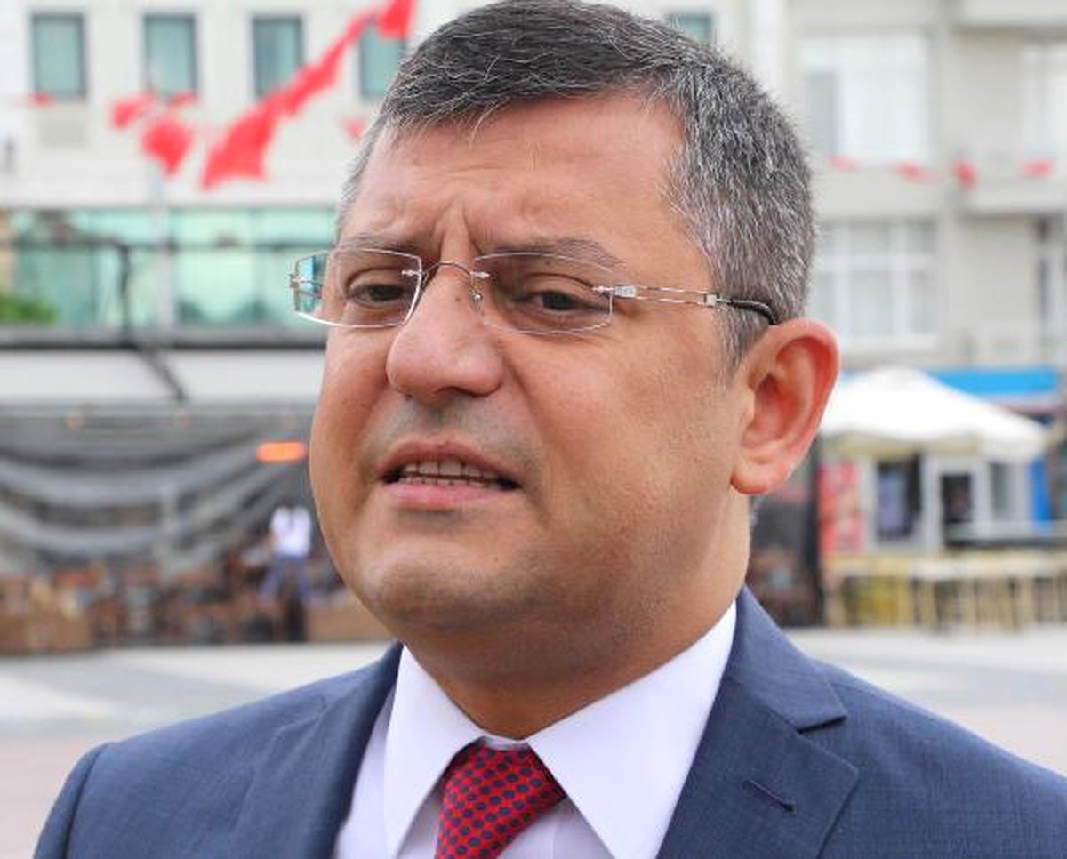CHP\'li Özel: Fethullah Gülen Zil Takıp Oynuyordur