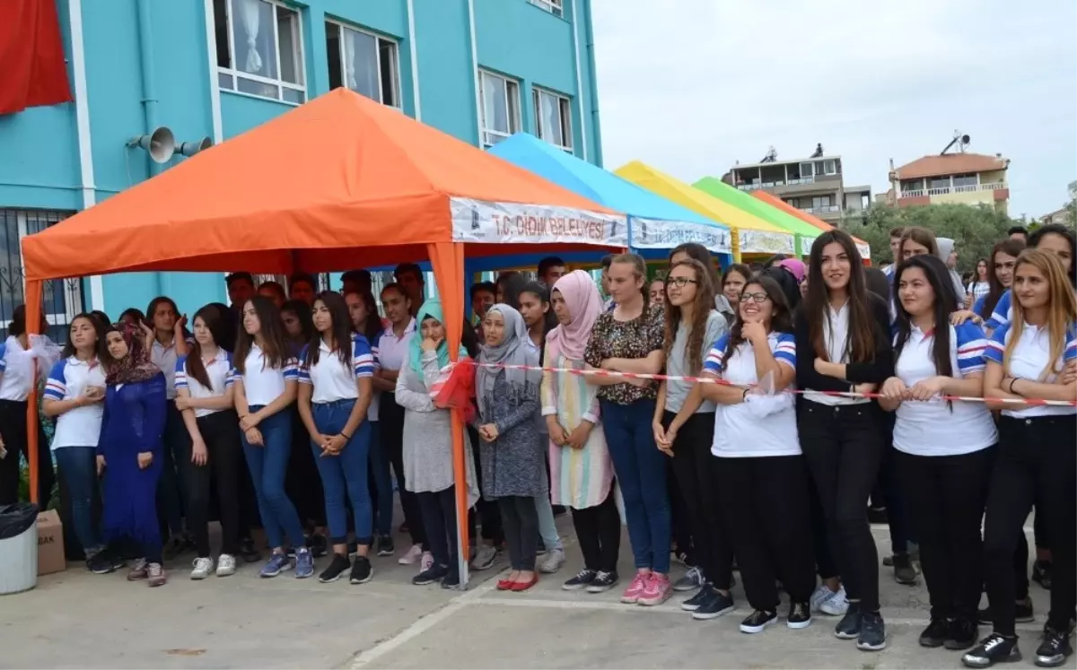 Didim Anadolu Lisesi 19 Mayıs\'ı Festival Tadında Kutladı