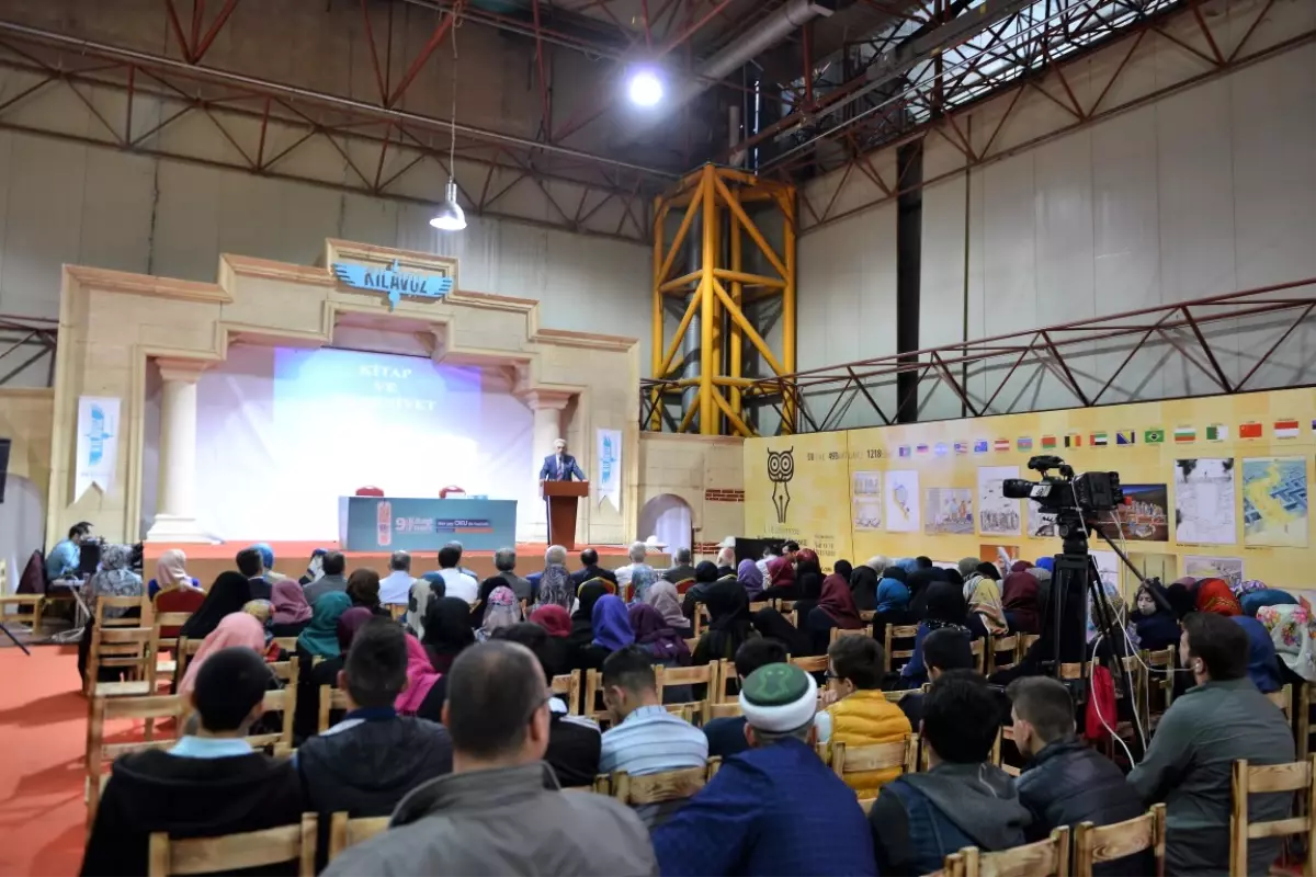 \'\'Dünyada en çok okunan kitap Kur\'an-ı Kerim\'dir\'\'