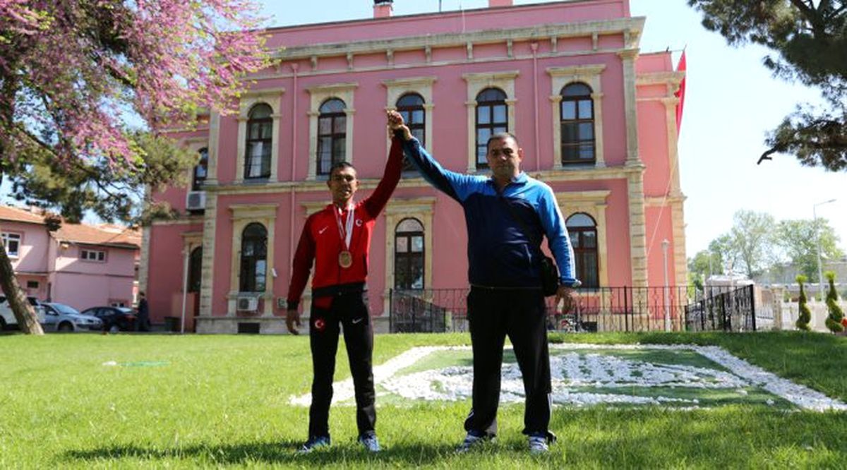 Edirne Belediyesi Güreşçileri Başarılarını Perçinledi