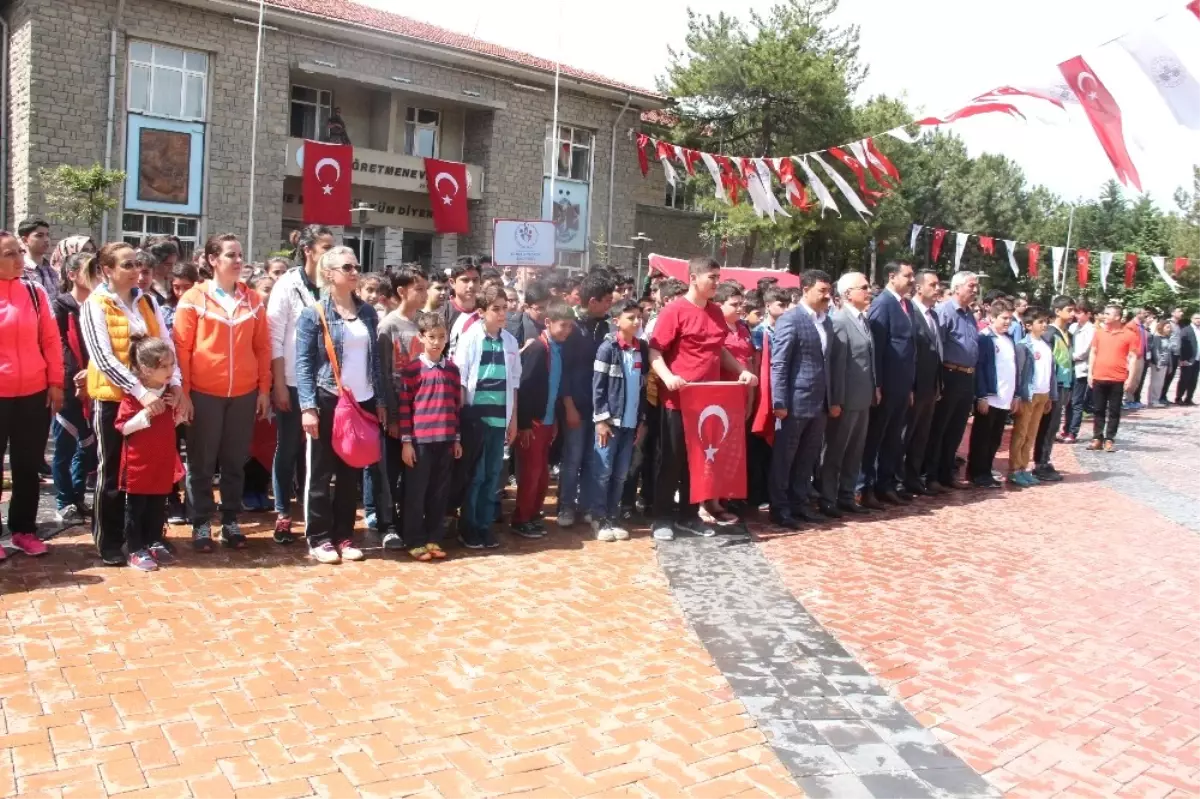 Elazığ\'da 19 Mayıs Coşkuyla Kutlandı