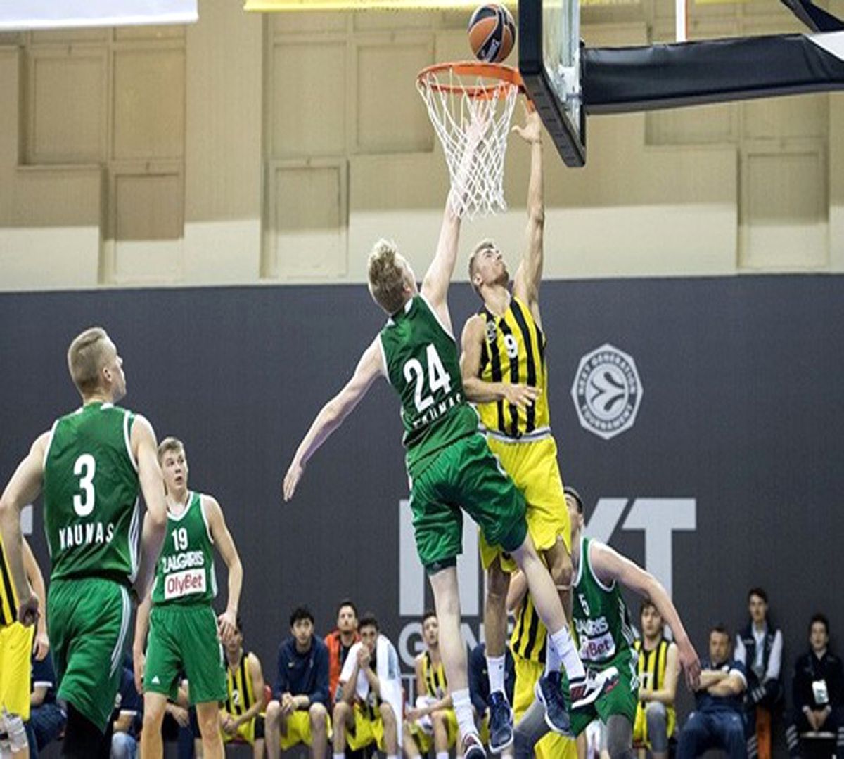 Fenerbahçe Farklı Yendi