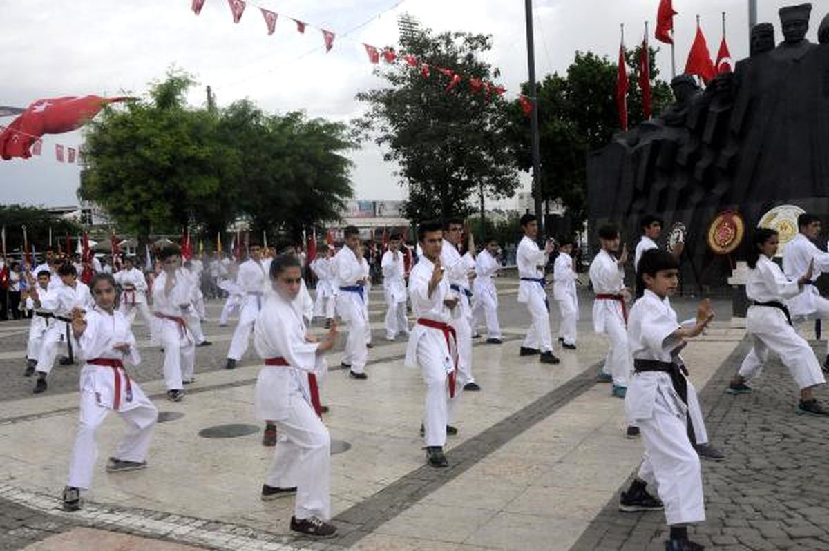 Gaziantep\'te 19 Mayıs Coşkusu