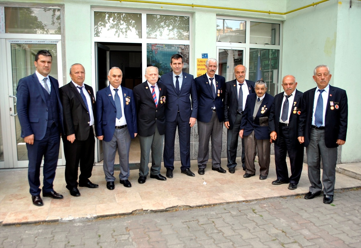 Gençlik Hizmetleri ve Spor İl Müdürü Karayılmaz\'dan Ziyaret
