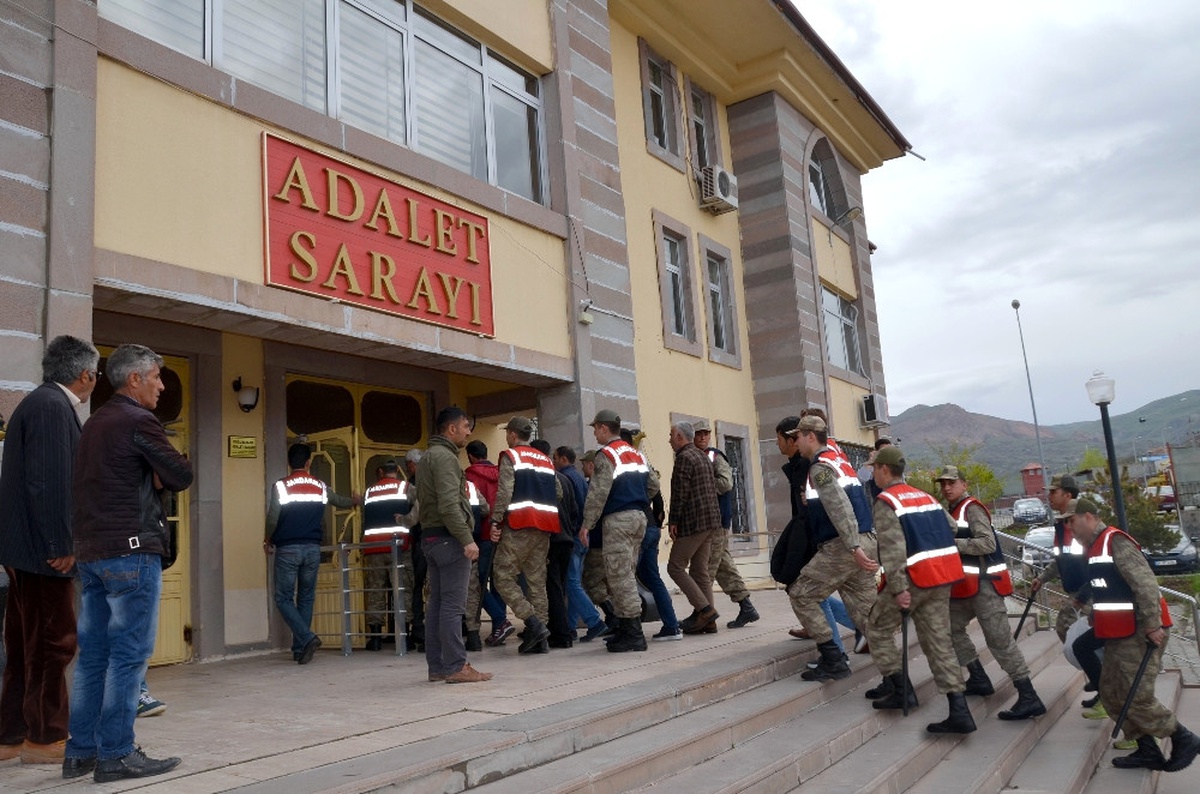 Göçmen Kaçakçılarına Darbe: 48 Kişilik Şebeke Çökertildi
