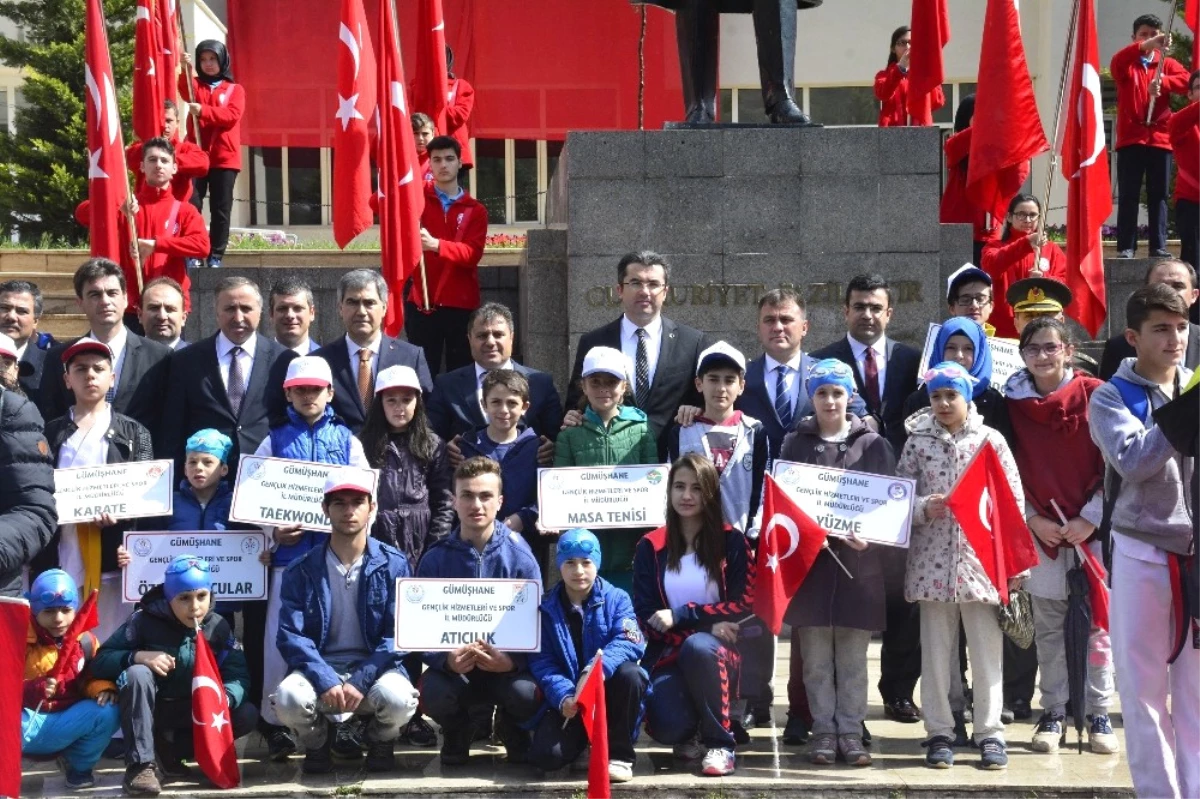 Gümüşhane\'de 19 Mayıs Atatürk\'ü Anma, Gençlik ve Spor Bayramı Kutlandı