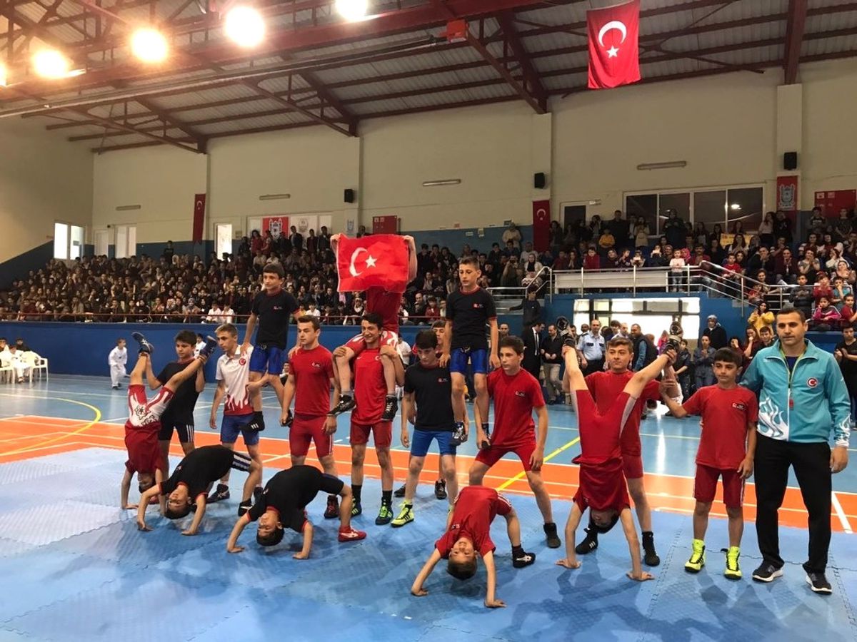 Gürsu\'da 19 Mayıs Coşkusu