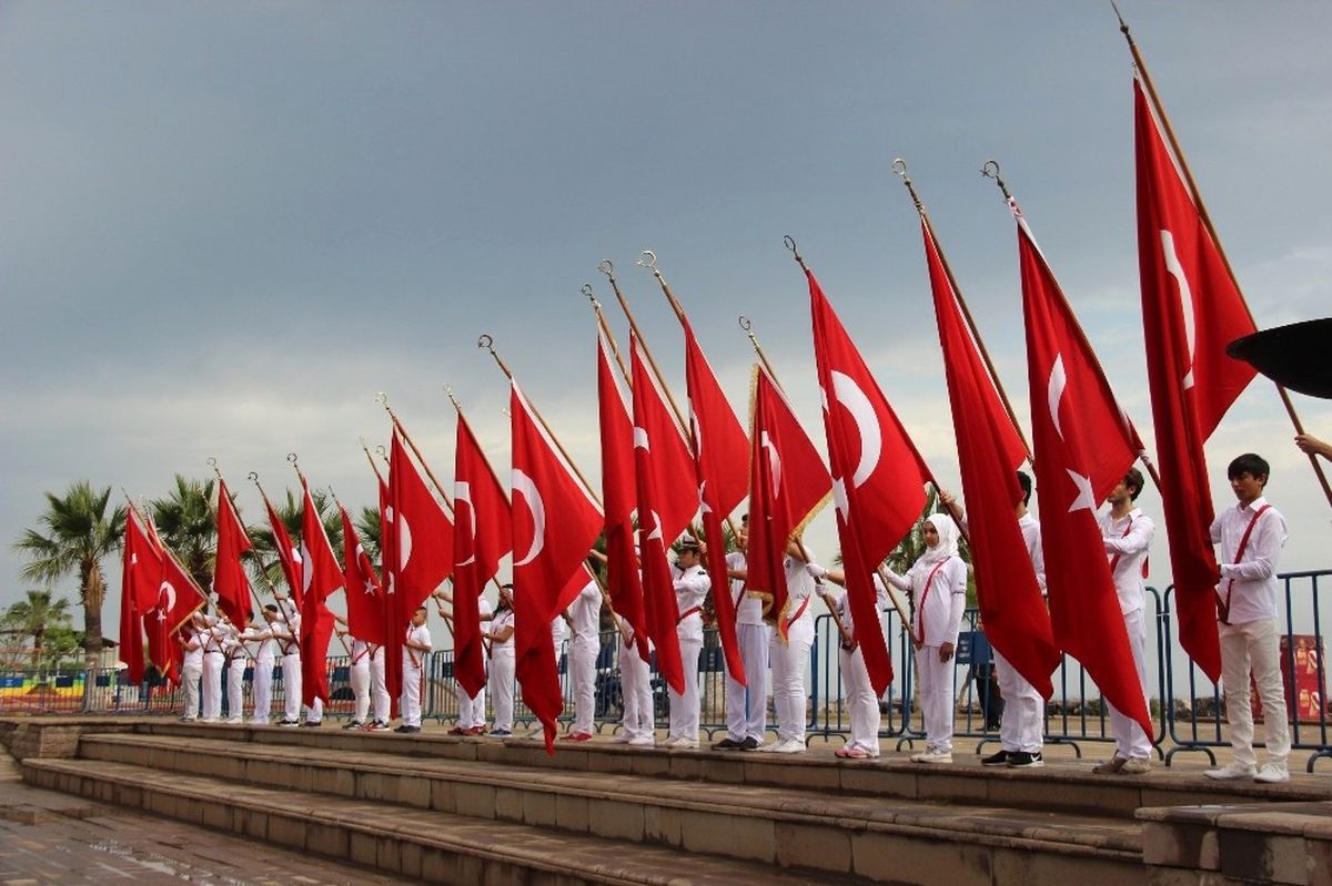 İskenderun\'da 19 Mayıs Coşkusu
