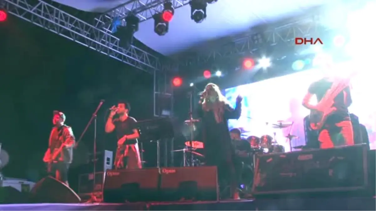 Izmir\'de Gençleri Buluşturan Festival 2