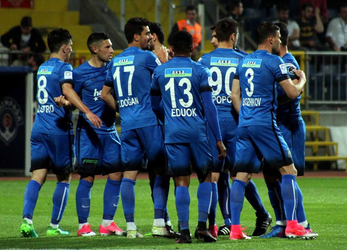 Kasımpaşalı Futbolcu Rusya Yolcusu
