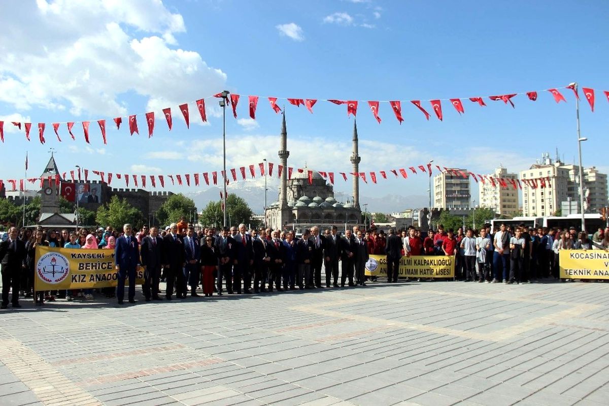 Kayseri\'de 19 Mayıs Coşkusu