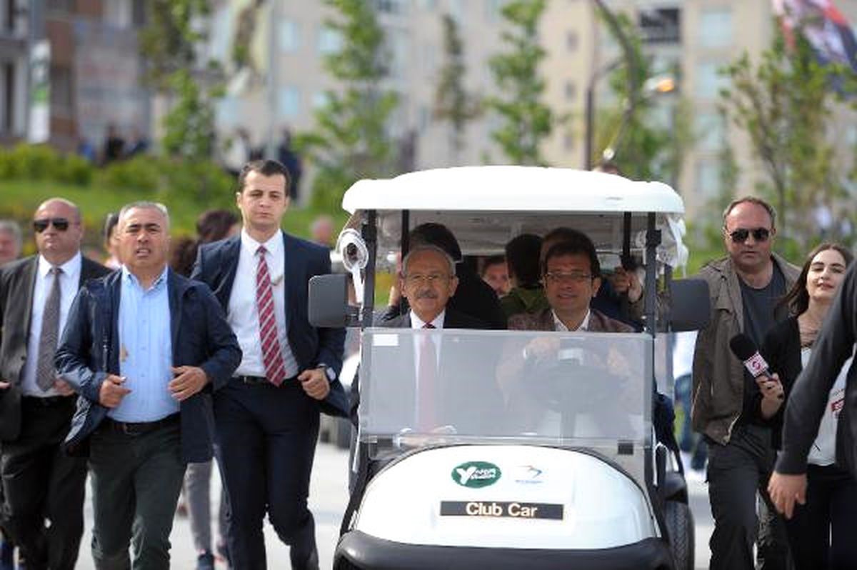 Kılıçdaroğlu: Bir Darbeyle Karşı Karşıyayız, Asla Diz Çökmeyeceğiz