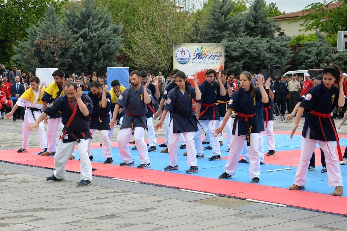 Kırıkkale\'de 19 Mayıs Kutlamaları
