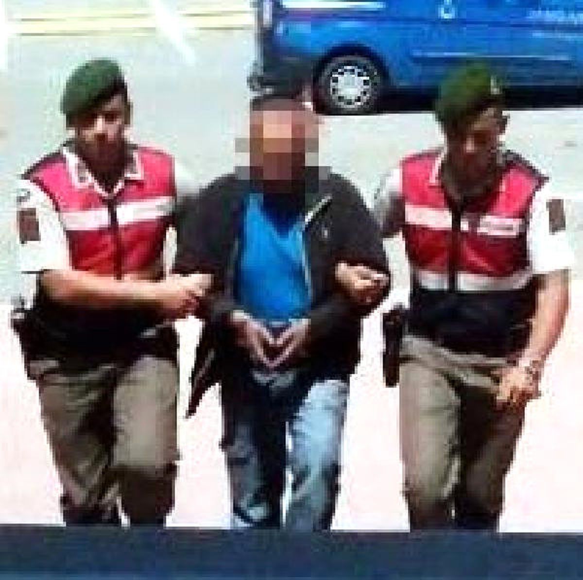 Komşusunu Silahla Yaraladı