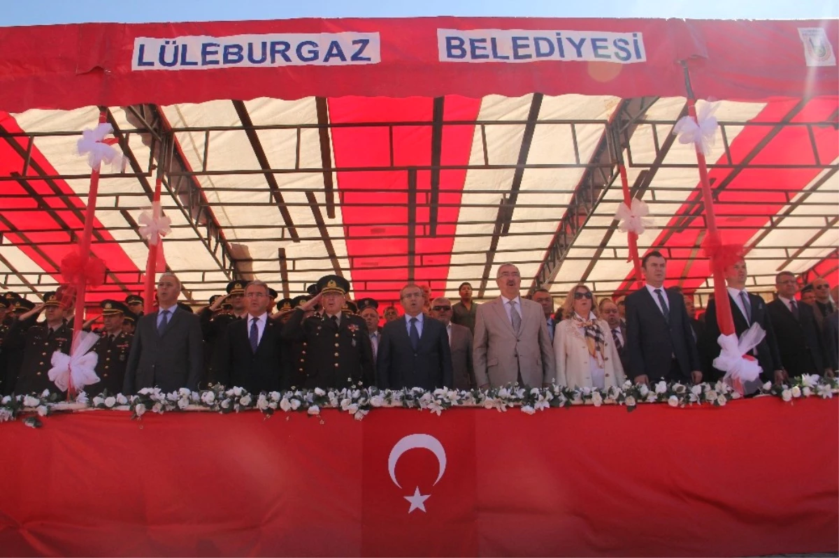 Lüleburgaz\'da 19 Mayıs Atatürk\'ü Anma, Gençlik ve Spor Bayramı Coşkuyla Kutlandı