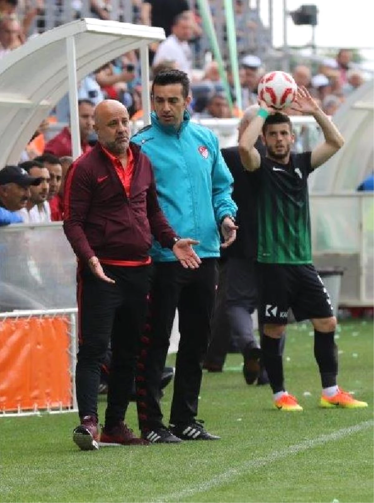 Manisa Büyükşehir Belediyespor Pes Etmiyor