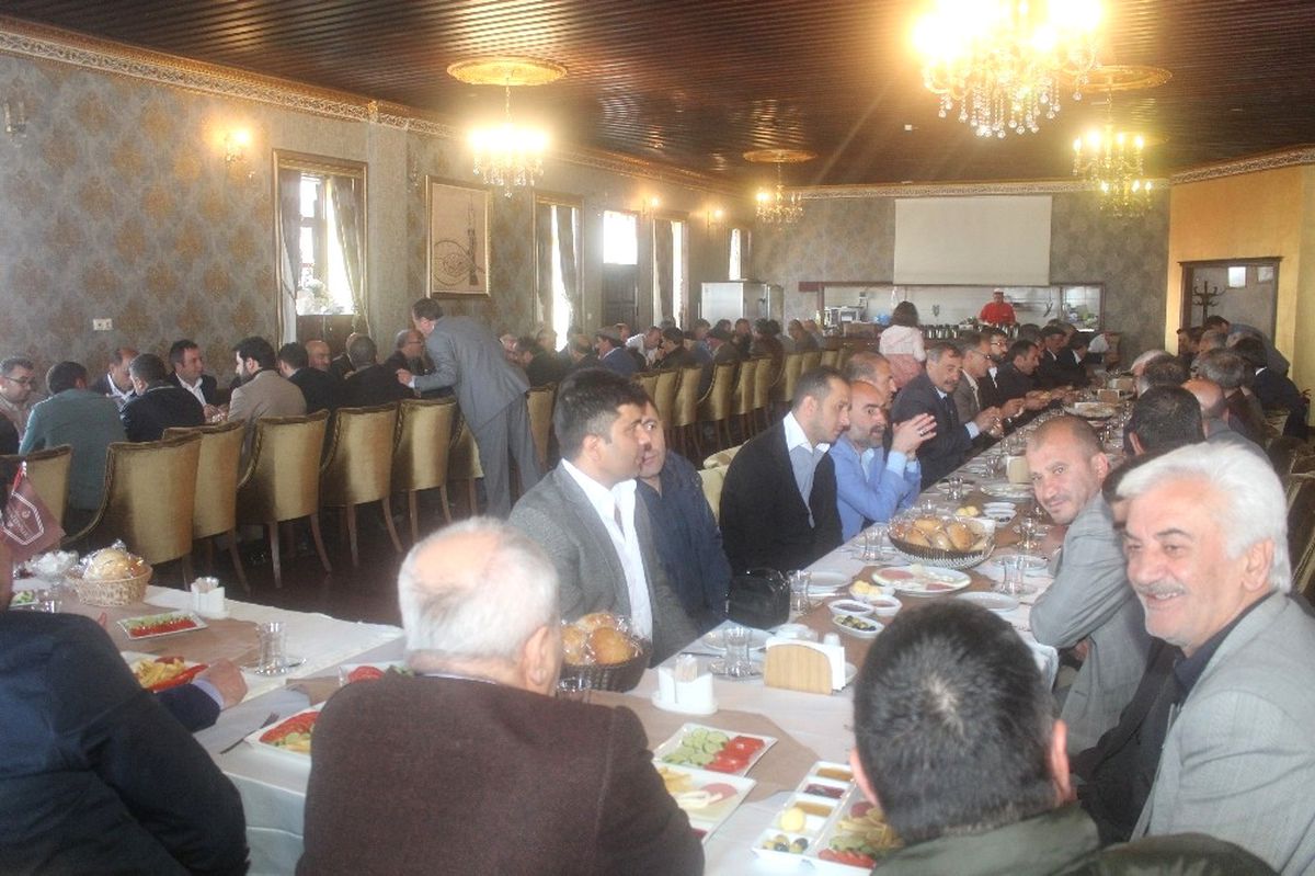 MHP\'liler Kahvaltıda Buluştu