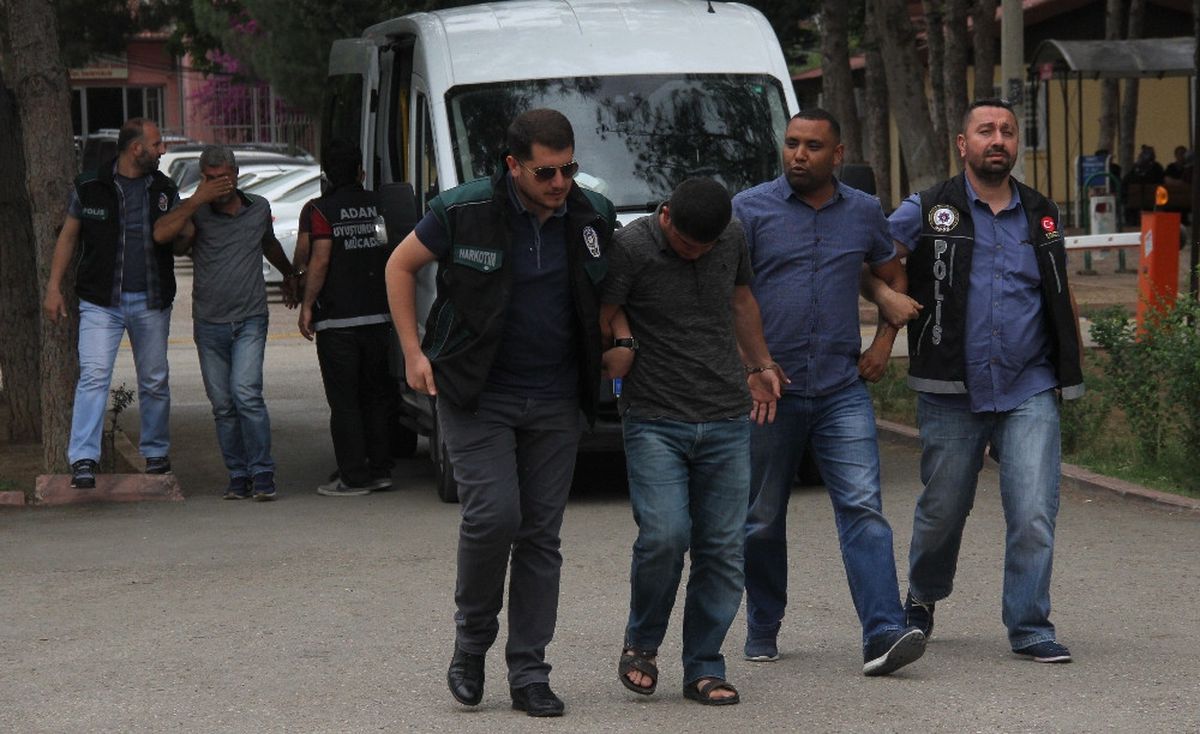 Polis, Torbacıları Havaya Ateş Ederek Yakaladı