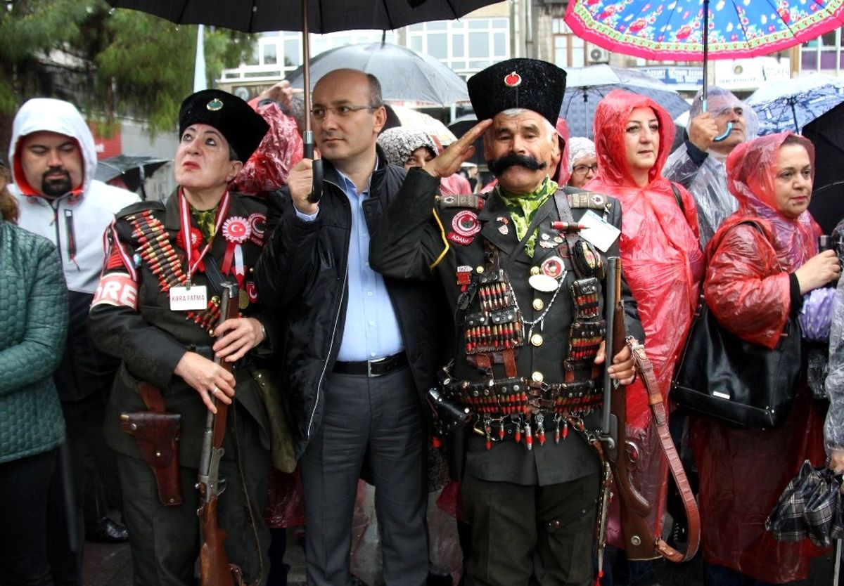 Samsun\'da 19 Mayıs Kutlamasına Yağmur Engeli