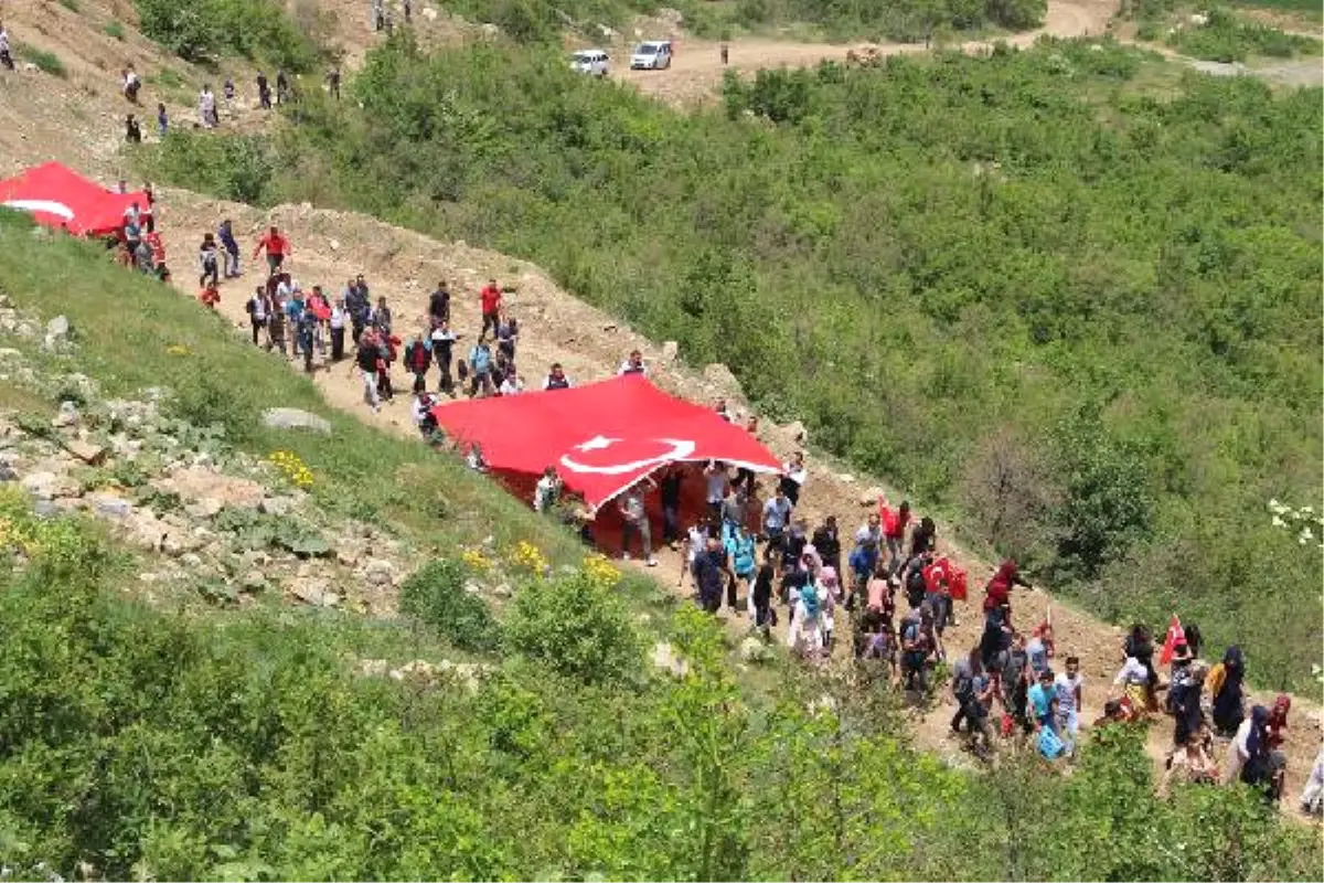 Şemdinli\'de Geleneksel Goman Dağı Yürüyüşü Yapıldı