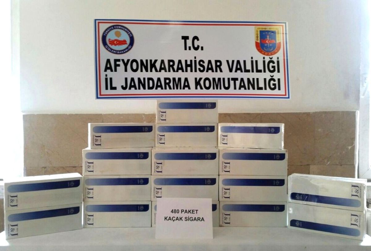 Suriyeli Yolcunun Bagajında 480 Paket Kaçak Sigara Ele Geçirildi