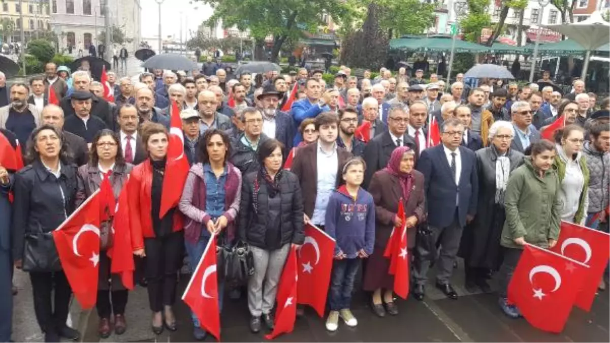 Trabzon\'da CHP ve Vatan Partililerden 19 Mayıs Kutlaması