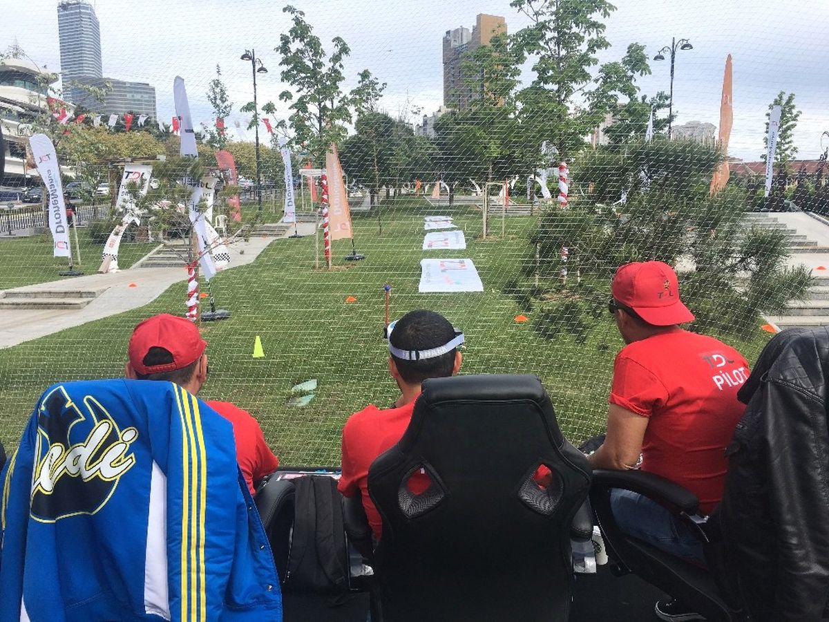 Türk Dronerlardan 19 Mayıs\'a Özel Gösteri