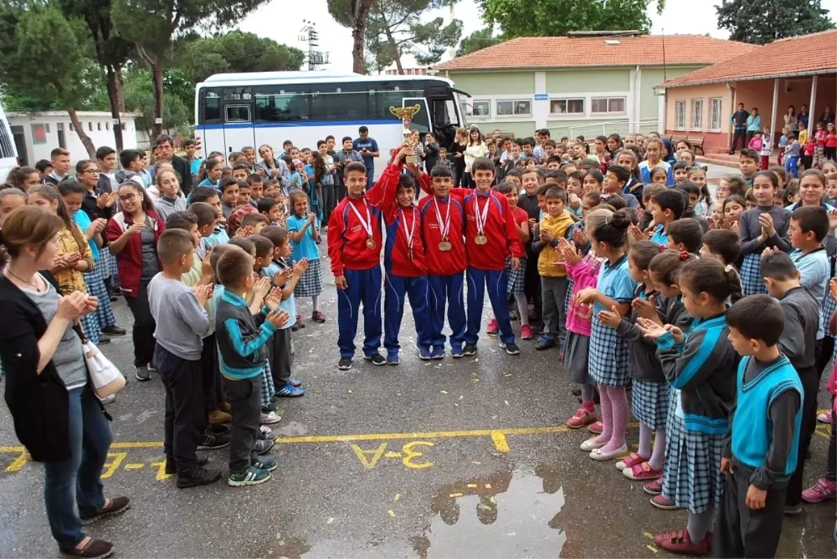 Türkiye Şampiyonlarına Coşkulu Karşılama