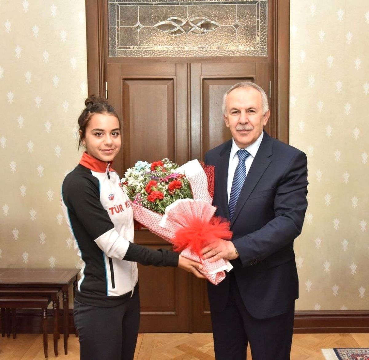 Vali Ata\'dan Genç Milli Sporculara Tebrik