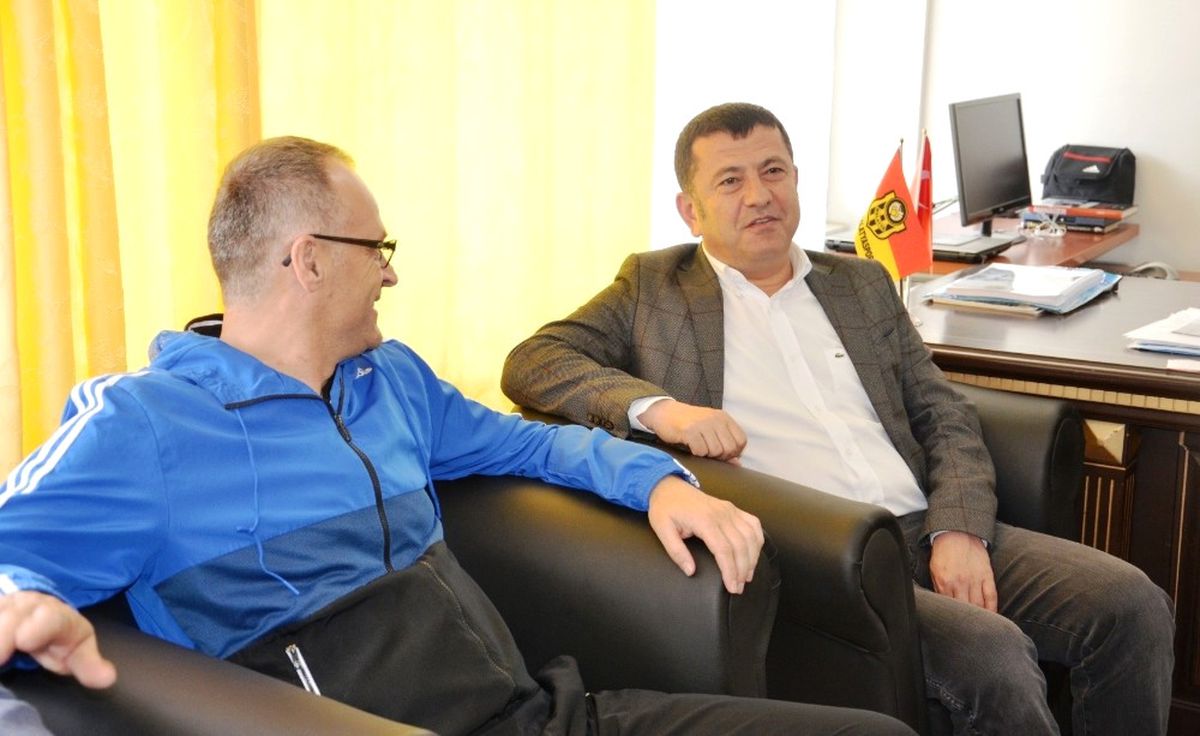 Veli Ağbaba, Evkur Yeni Malatyaspor\'u Tebrik Etti