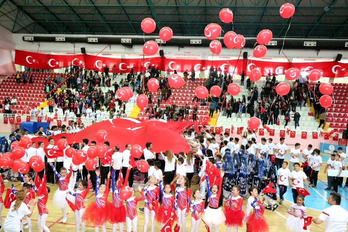Yozgat\'ta 19 Mayıs Coşkuyla Kutlandı