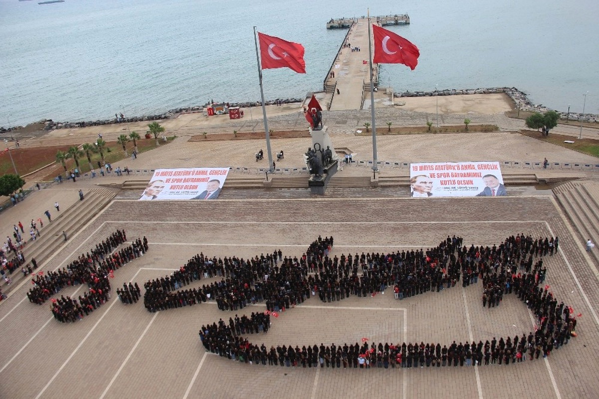 1919 Kişi Bedeniyle Atatürk İmzasını Attı