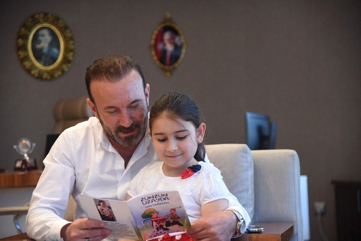 7 Yaşında Yazardan Başkan Doğan\'a Ziyaret