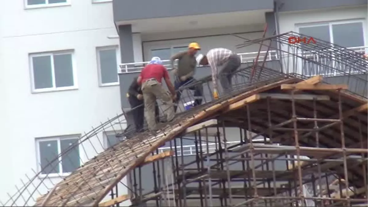 Adana Cami Inşaatında Korkutan Manzara