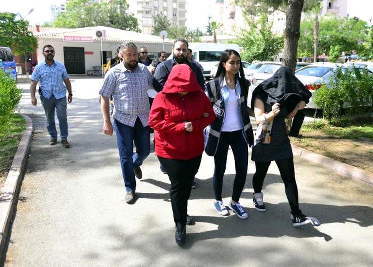 Aile Boyu Fuhuş Çetesi Birbirlerini Dolandırmış