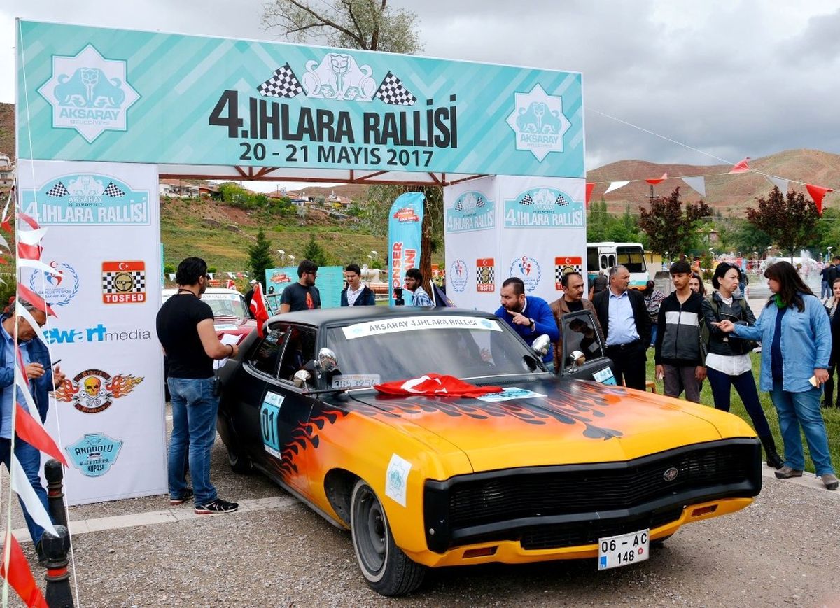 Aksaray\'da 4\'üncü Klasik Otomobil Rallisi Start Aldı