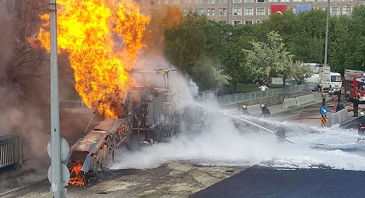 Ankara Adliyesi Önünde Patlama