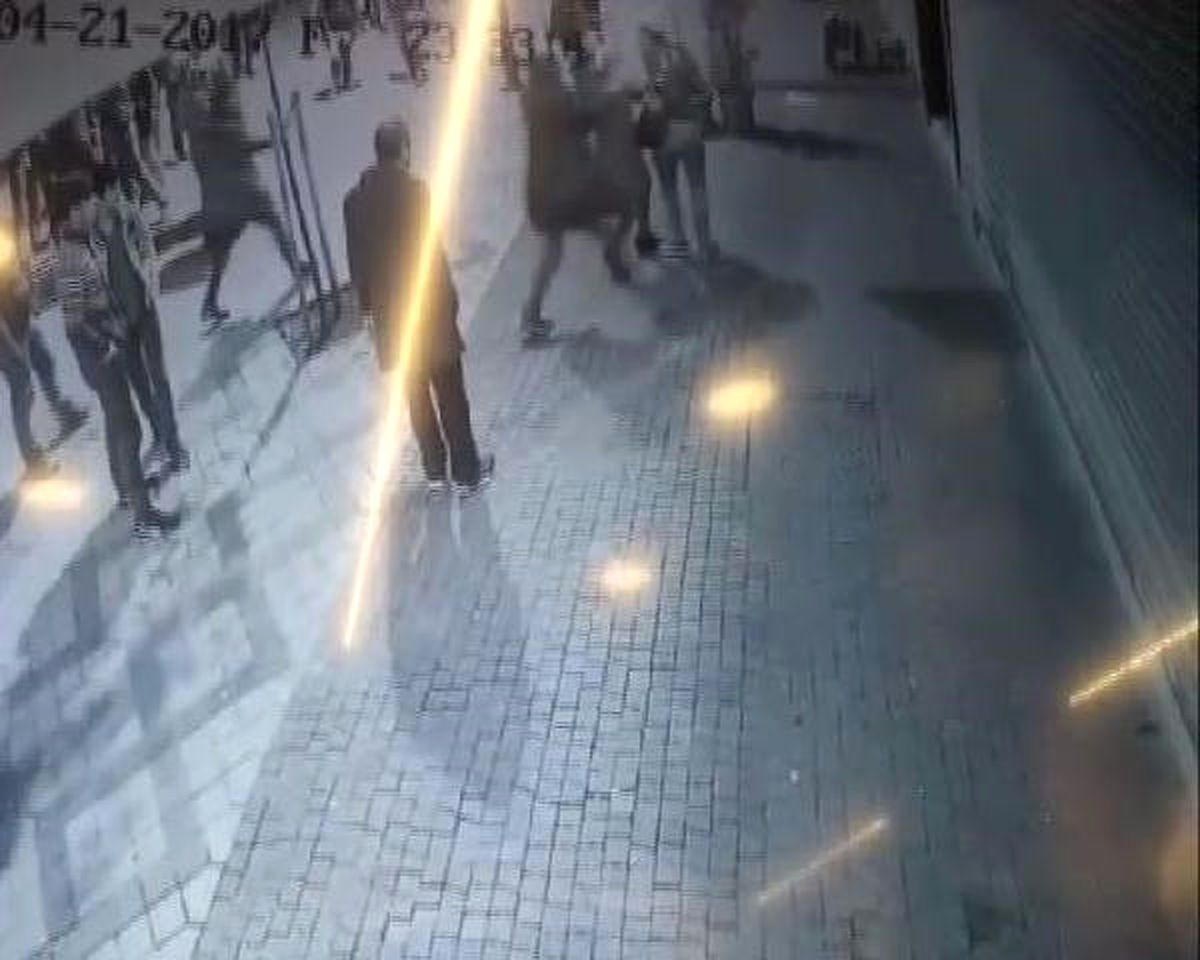 Bağcılar\'da Kadına Sopalı Dayak Kamerada