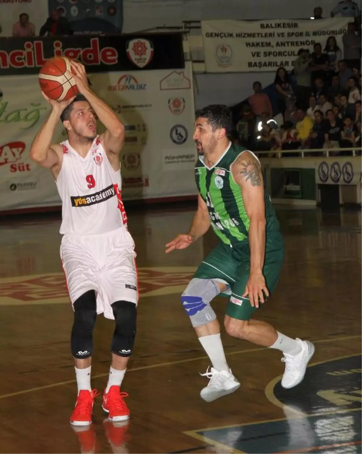 Balıkesir Karesispor-Ankara Orman Gençlik: 63 64