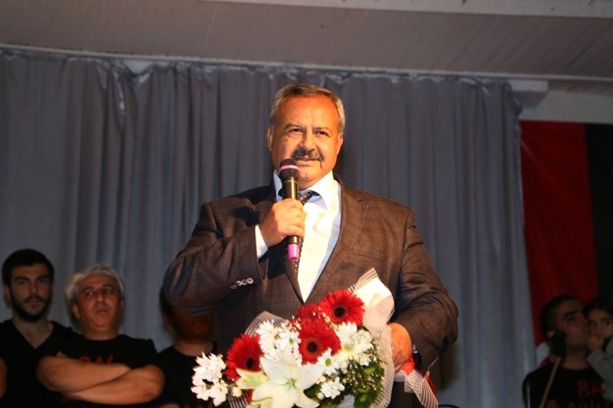 Burhaniye\'de Liselilerden Gençlik Konseri